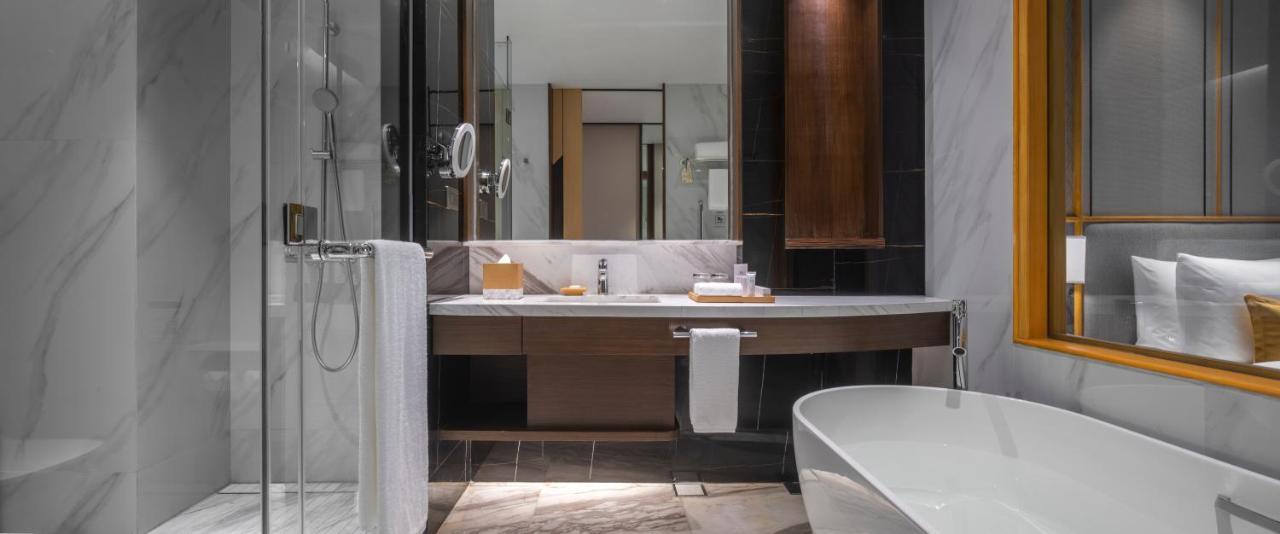 Fili Hotel At Nustar 세부 외부 사진