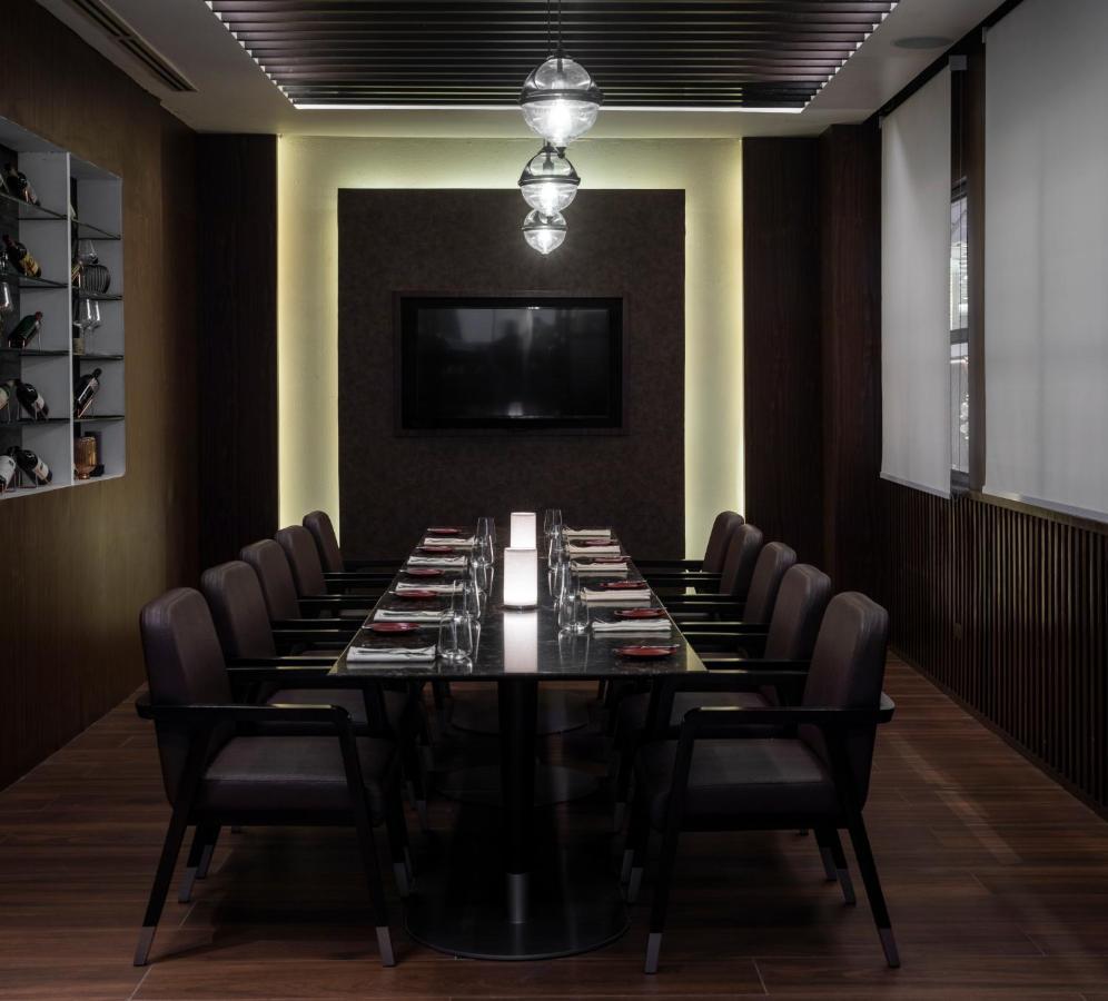 Fili Hotel At Nustar 세부 외부 사진