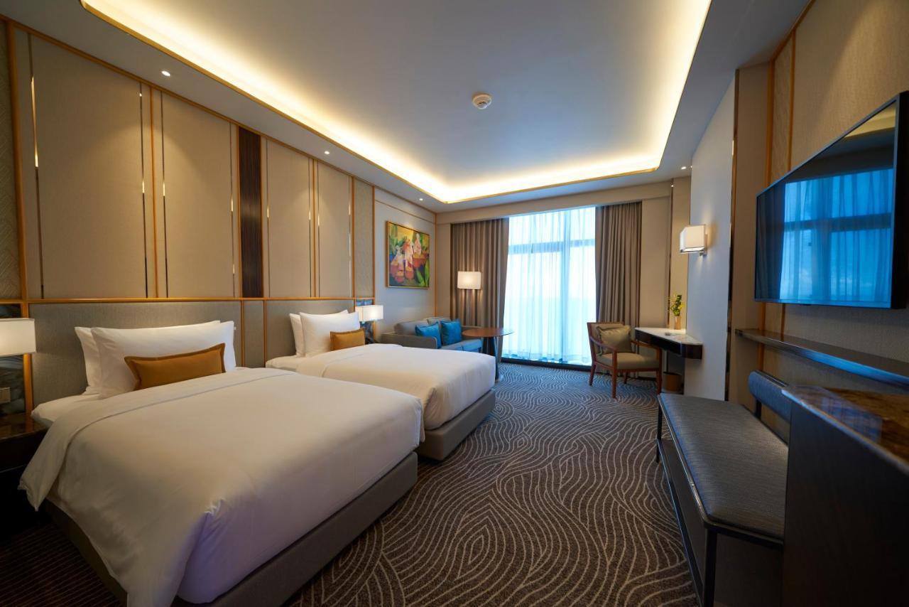 Fili Hotel At Nustar 세부 외부 사진