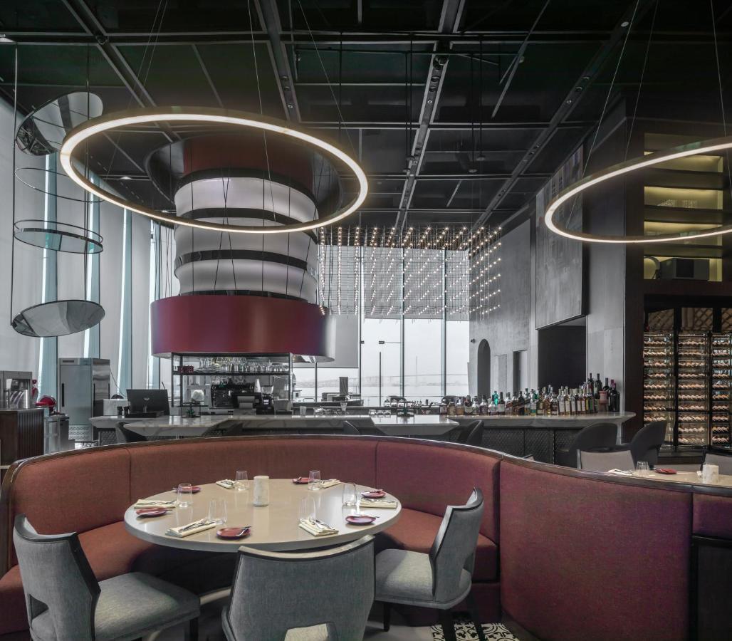 Fili Hotel At Nustar 세부 외부 사진